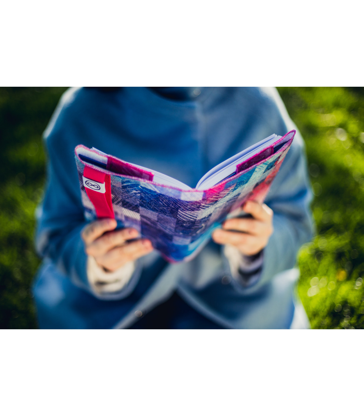 Designový obal na knihu Forewear