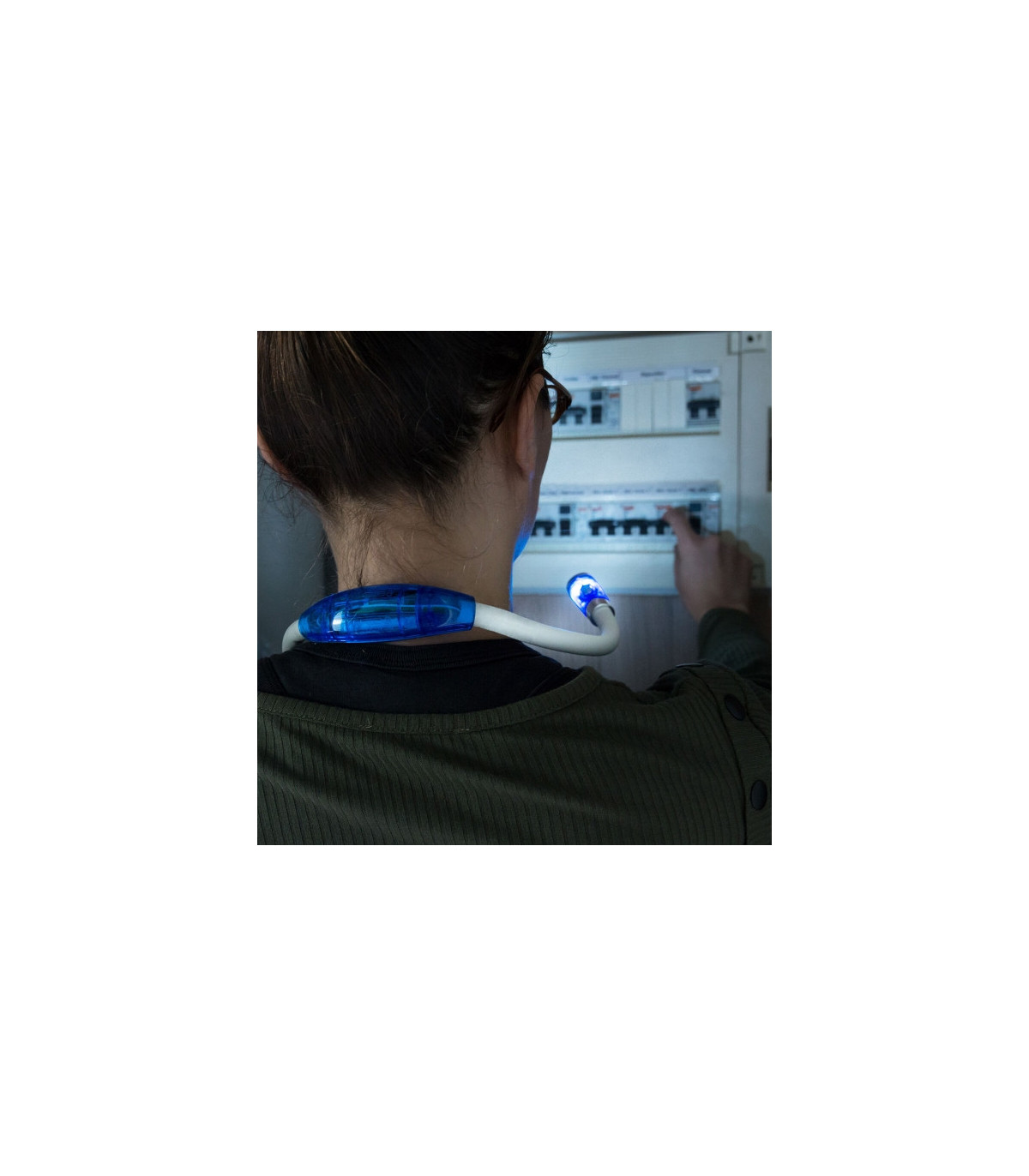 Čtecí lampička na krk